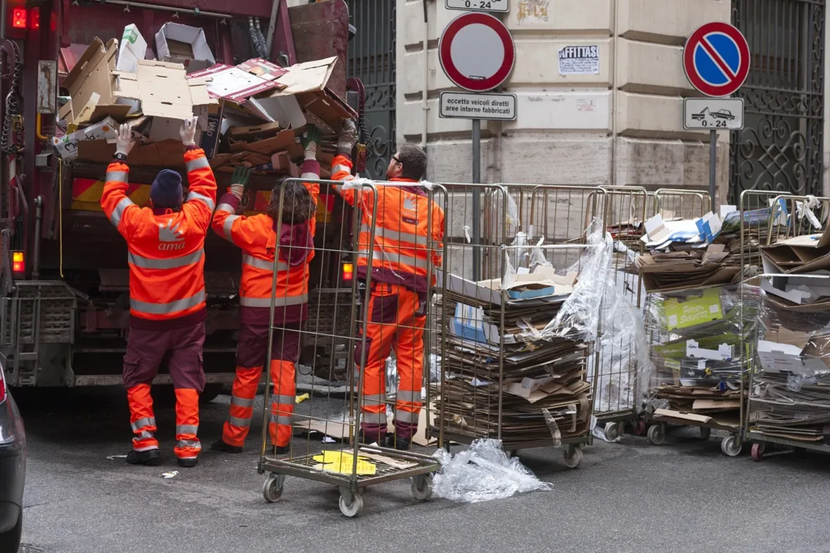 Raccolta rifiuti a Roma