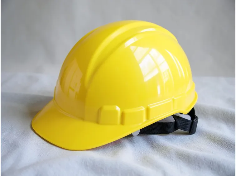 Caschi per la sicurezza in cantiere
