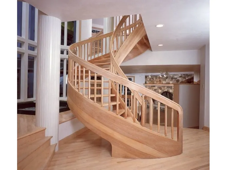 Scale elicoidale in legno