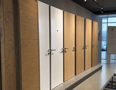 Porte in legno lamellare