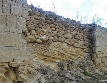 Un esempio di muro a sacco