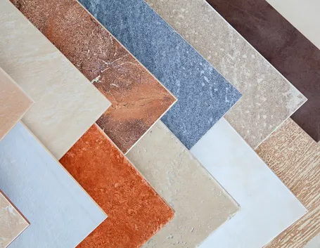 Differenti piastrelle di ceramica
