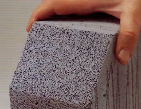 La microporosità interna tipica del Siporax, il calcestruzzo cellulare areato