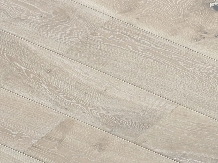 Parquet a doghe in rovere sbiancato