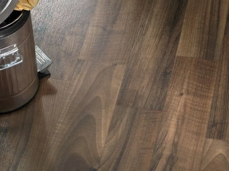Pavimento in pvc legno
