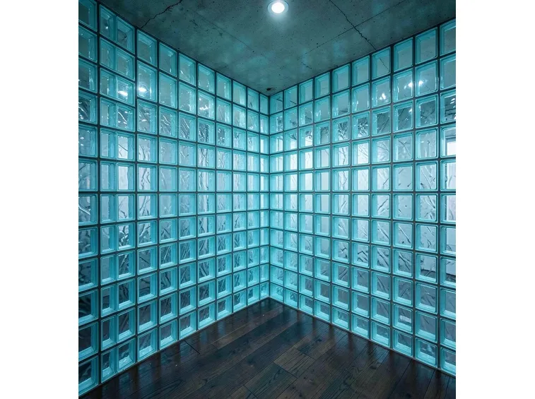 Installazione in vetrocemento in casa