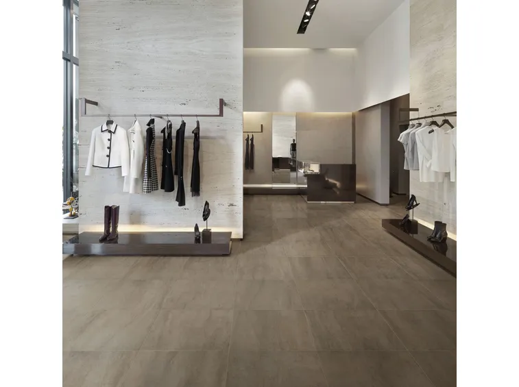 Gres porcellanato in un negozio alla moda