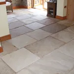 Pavimento in pietra per interni