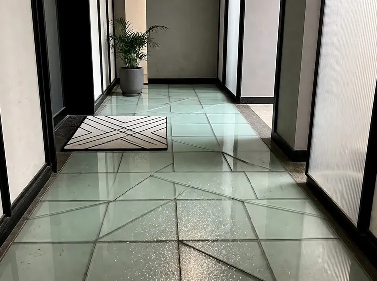 Pavimento in vetro
