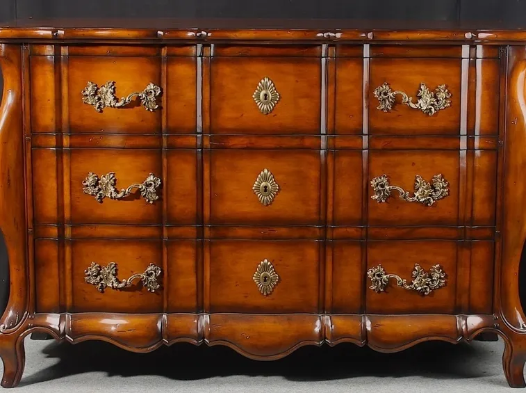 Bellissima cassettiera in stile antico