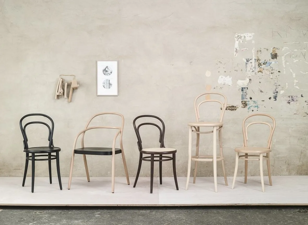 Alcuni esempi di sedie thonet