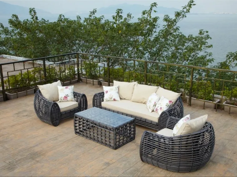 Divano da giardino in rattan