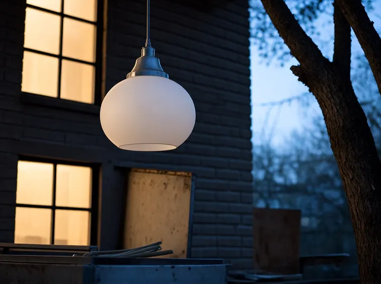 Lampada da giardino moderna