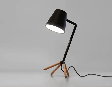 esempio di lampada da tavolo design