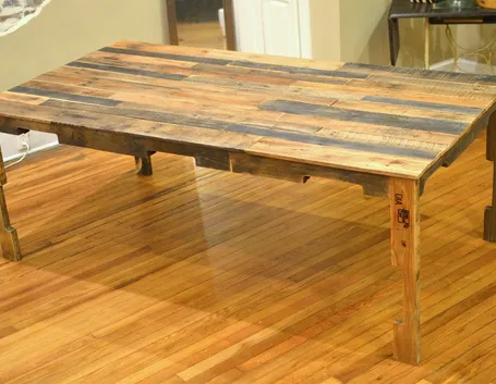 Tavolo classico in legno
