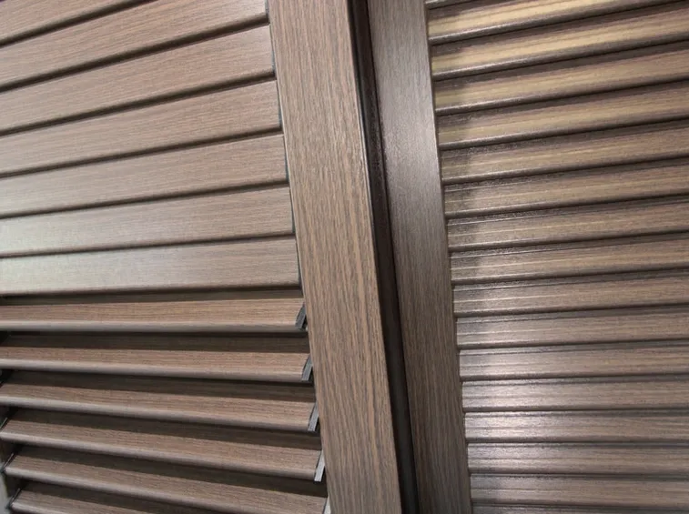 Persiane in pvc effetto legno