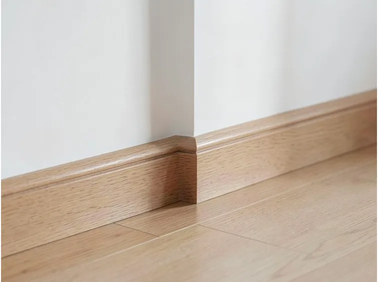 Esempio di battiscopa in legno