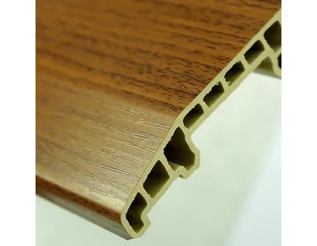 Battiscopa in plastica