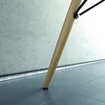 Pavimento con battiscopa moderno