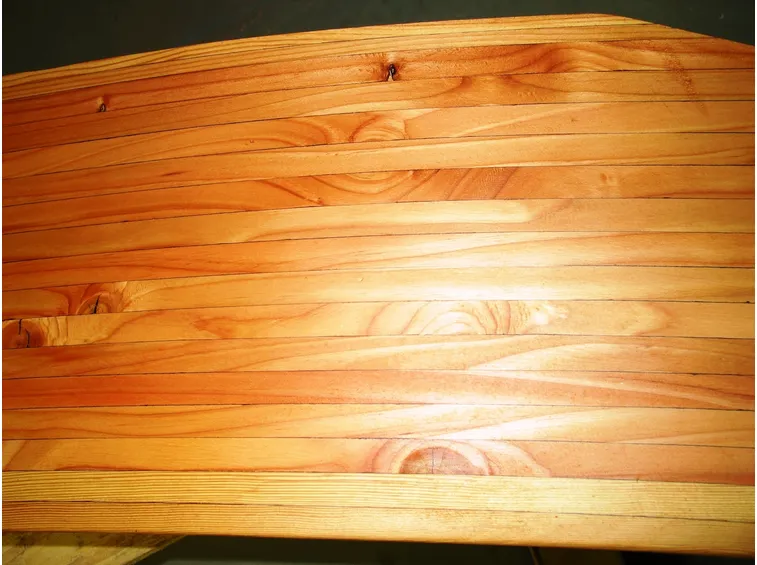 Particolare trave di legno lamellare