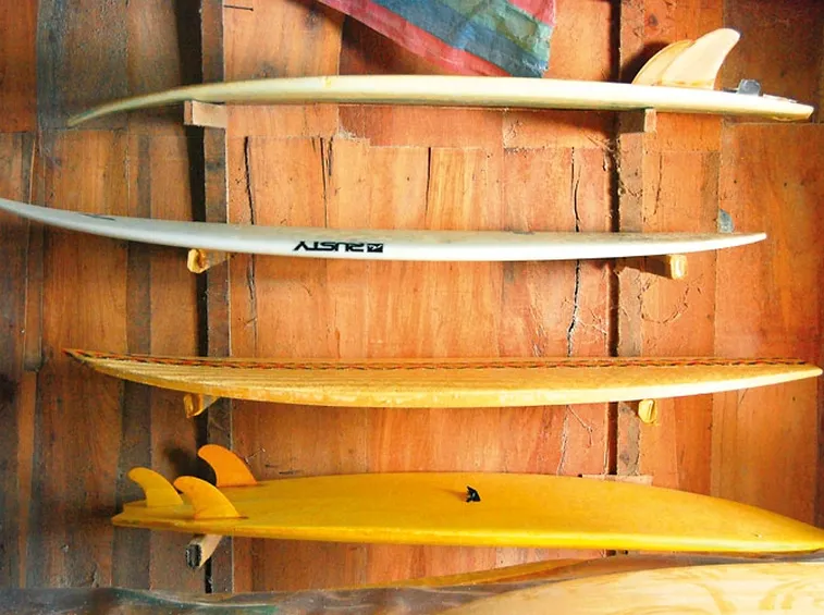 Parete divisoria attrezzata per il surf