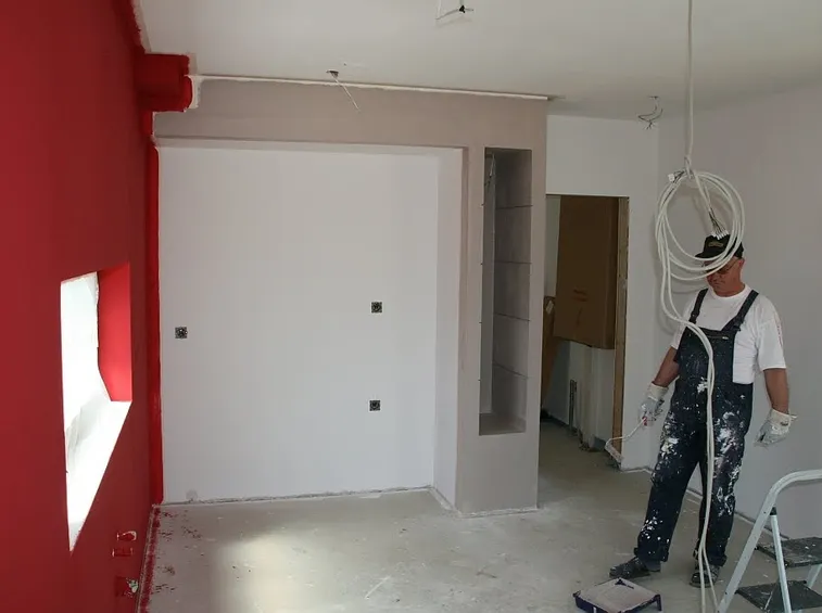 pitturare i muri di casa