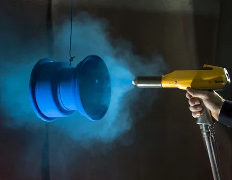 Applicazione della verniciatura a polvere