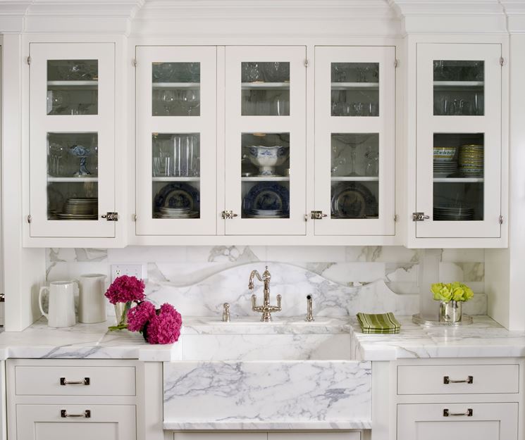 Lavabo in marmo grigio