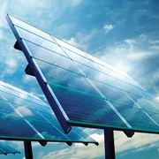Grandi pannelli per sfruttare l'effetto fotovoltaico