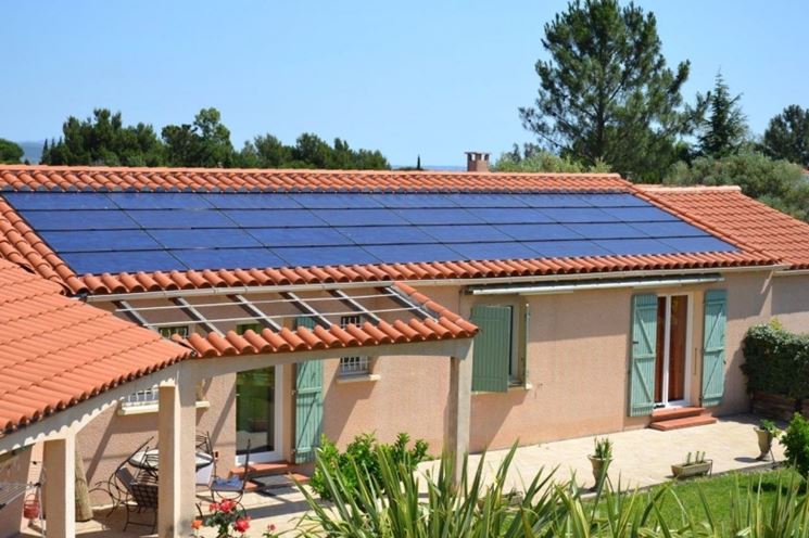 Costruzione con tetto fotovoltaico