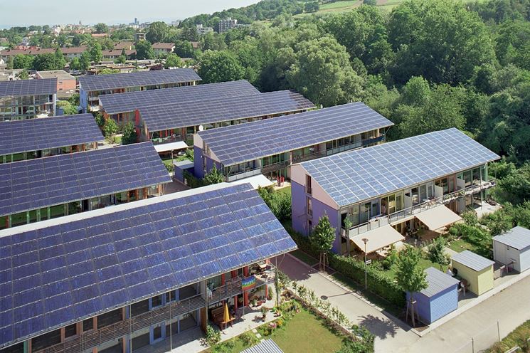 Un villaggio di pannelli fotovoltaici