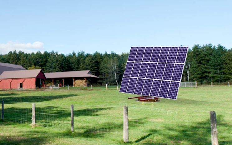 Rotore sorregge i pannelli solari e li orienta al sole