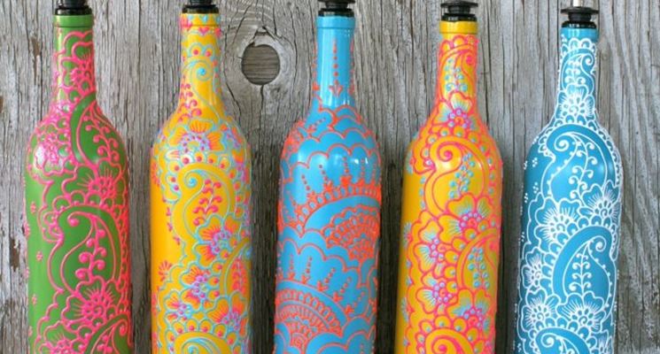 bottiglie di vetro colorate