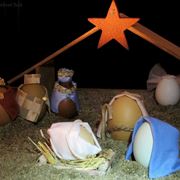 Un presepe fatto con le uova