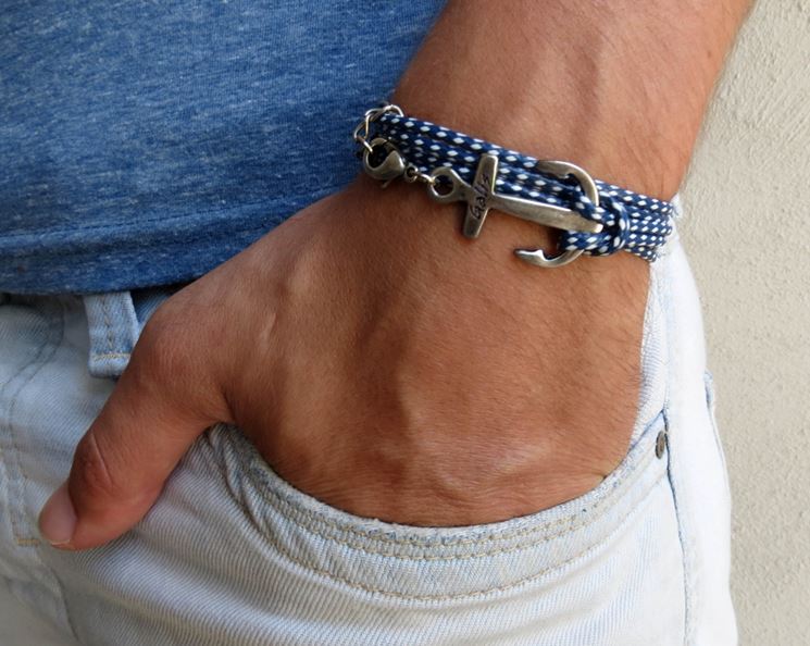 Bracciale uomo molto alla moda