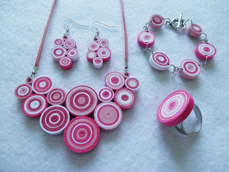 Gioielli creati con la tecnicha del quilling