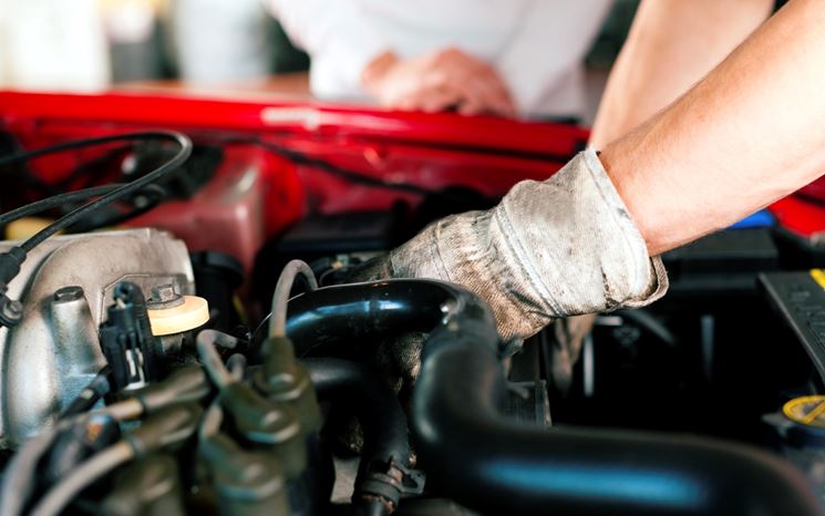 Guanti per lavorare sul motore