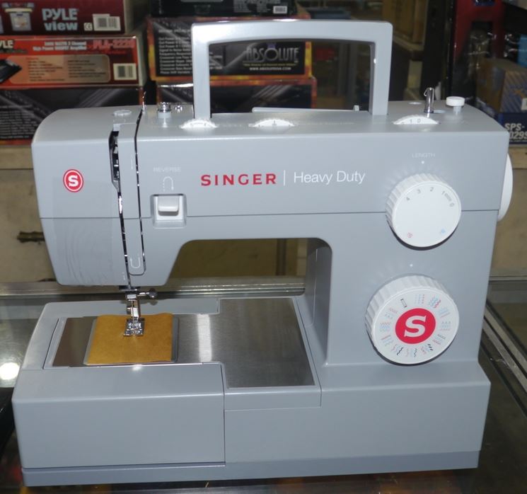 Macchine cucire Singer moderne