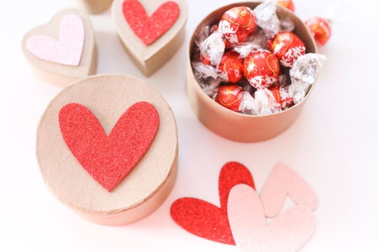 DIYEAH 12 Scatole Regalo Per Caramelle, Portaconfetti In Plastica Trasparente Con Coperchio Oro, Per Bomboniere Matrimonio, Compleanni, Feste, Fai Da Te, Piccole Confezioni Regalo