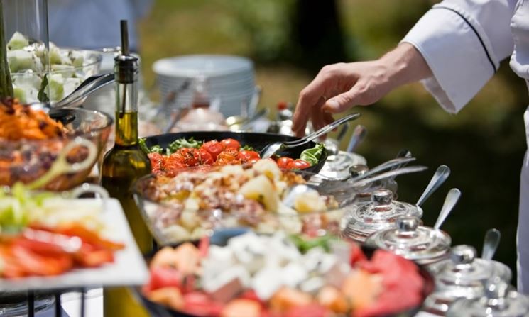 organizzare cena in piedi