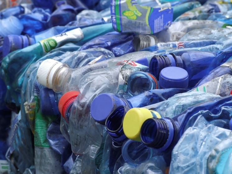 Bottiglie platica riciclabili