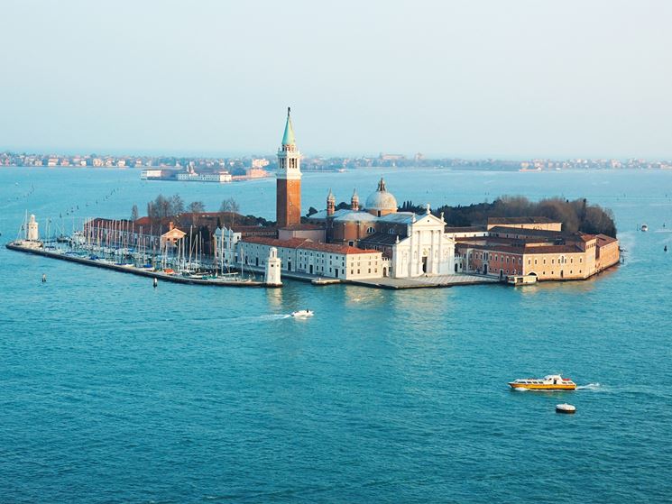 La bellissima isola di Murano, dove si produce l'omonimo vetro.