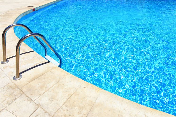 Esempio di piscina interrata