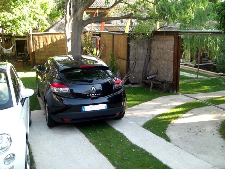 Posto auto in giardino