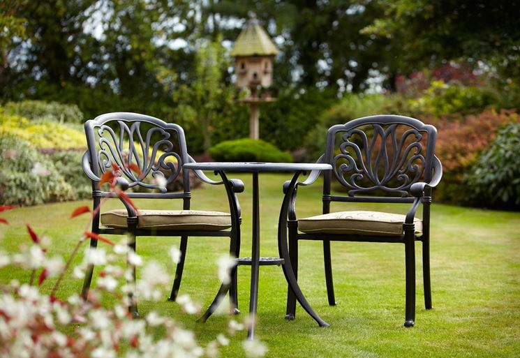 Due sedie da giardino