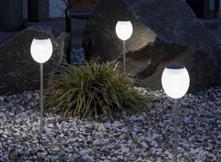 Lampade a energia solare per giardino