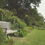 panchina per arredare il giardino