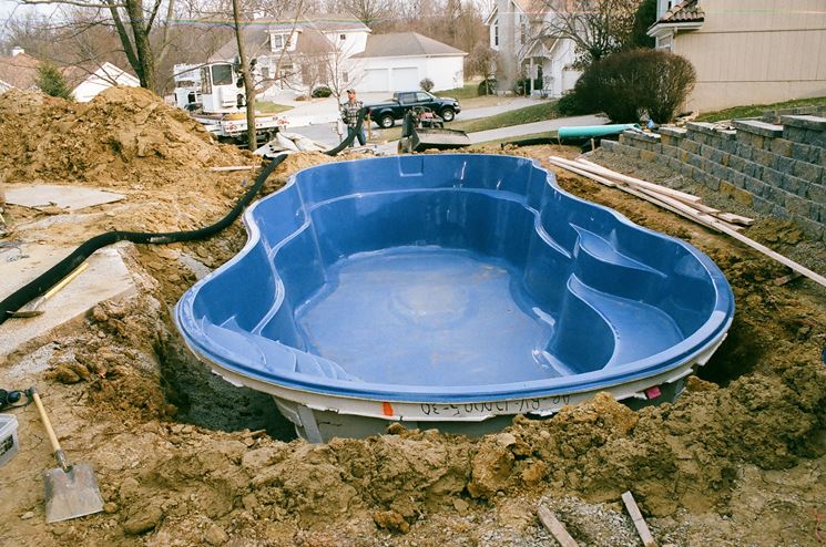 Interramento di una piscina