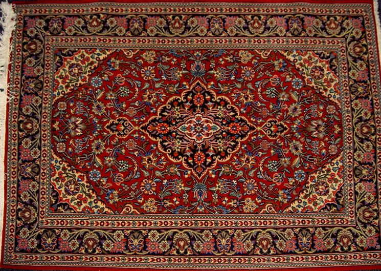 Esemplare di tappeto persiano