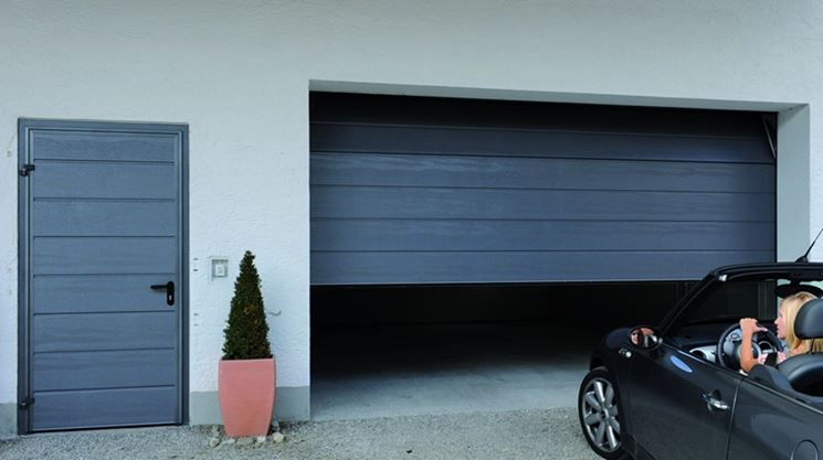 Porta per garage di tipo sezionale